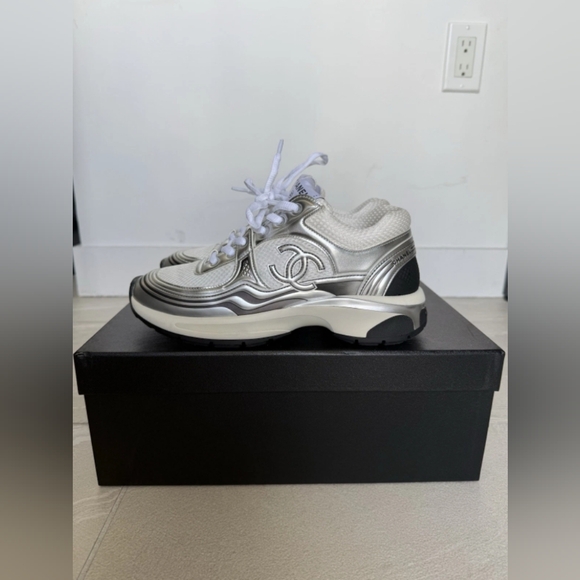 Chanel CC Logo Sneakers - Picture 2 of 8